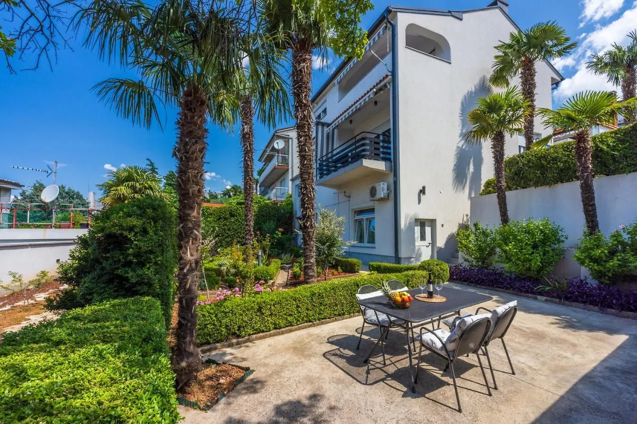 Garden View Apartment Crikvenica